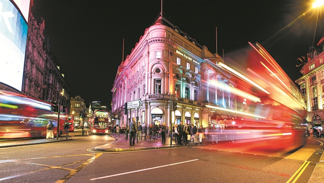 Παραμύθι χωρίς λάμψη