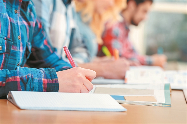 Στροφή στα ιδιωτικά κολέγια