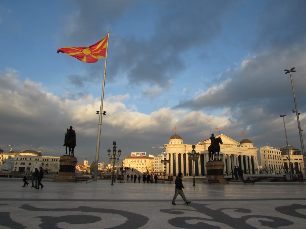 Σκόπια – δημοψήφισμα : «Σήμερα είναι σόου, αύριο στη Βουλή κρίνονται όλα» (βίντεο)