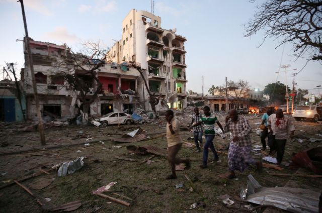 Αιματηρή επίθεση – καμικάζι στην Σομαλία με 11 νεκρούς