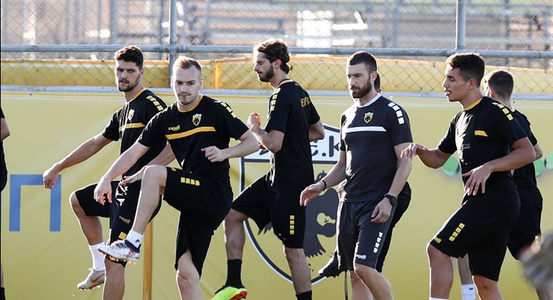 Οπαδοί της ΑΕΚ στα Σπάτα, η αποστολή για το ντέρμπι με τον ΠΑΟΚ