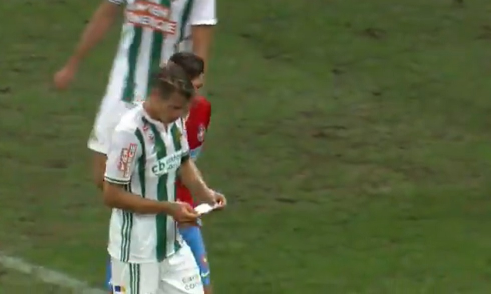 Εκλεψε το χαρτάκι με τις οδηγίες του προπονητή της Ραπίντ