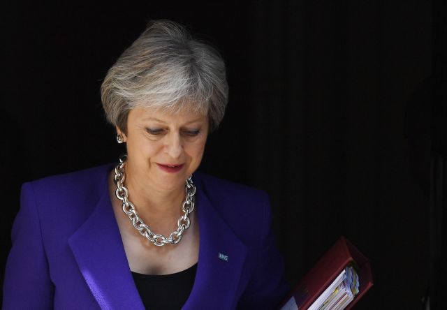 Βρετανία: Το σχέδιο «Τσέκερς» απειλεί με διάσπαση τους Συντηρητικούς