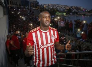 Η UEFA αποθέωσε τον Τουρέ