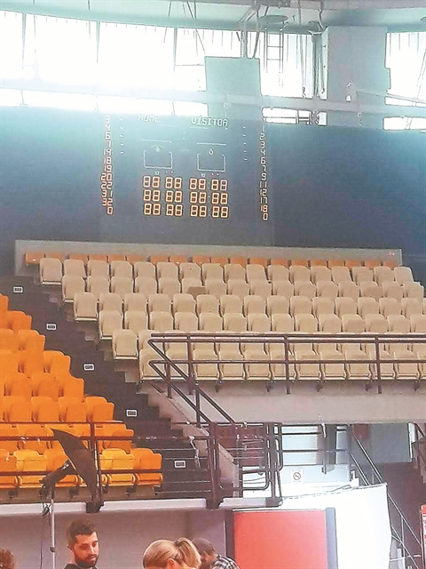 Η ομάδα χτίζεται, το γήπεδο γκρεμίζεται