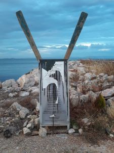 Μυτιλήνη: Μηνυτήρια αναφορά του δημάρχου για τον βανδαλισμό του μνημείου προσφύγων