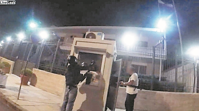 ΕΔΕ για τον φρουρό με το… φανελάκι