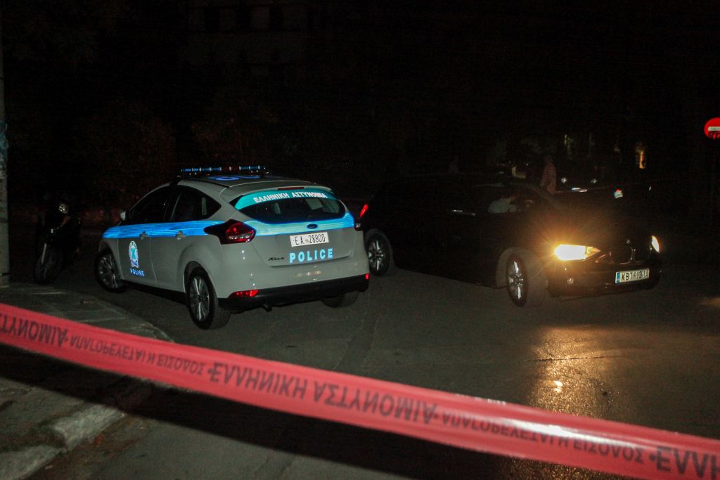 Με καλάσνικοφ εκτέλεσαν την 33χρονη στο αυτοκίνητό της στην Κηφισιά