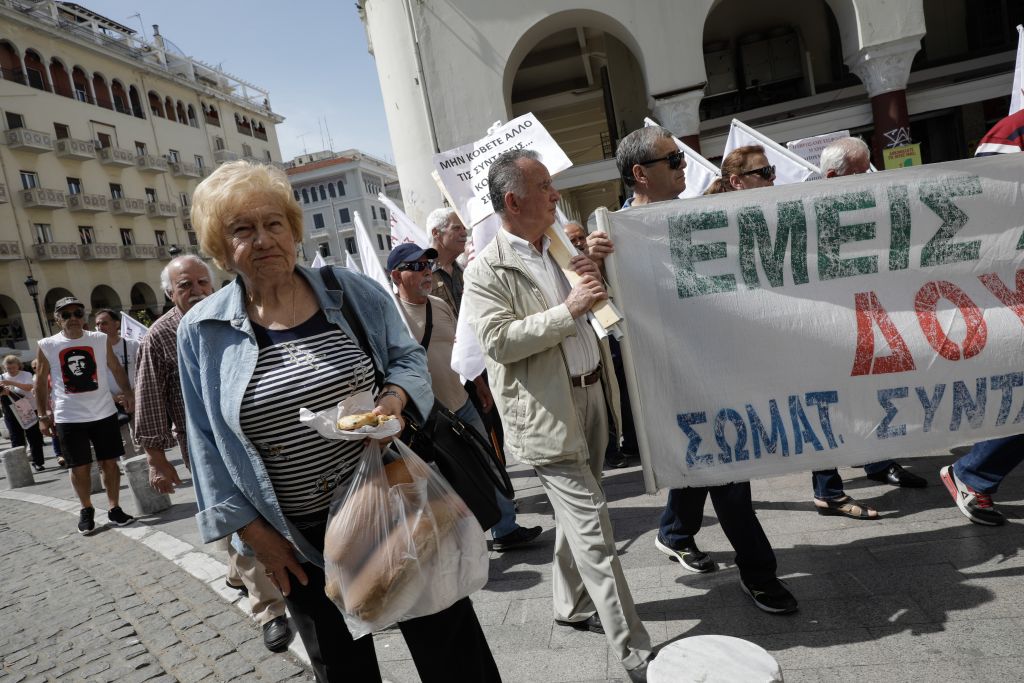 Επικουρικές €30 και €40 με υπογραφή Κατρούγκαλου!