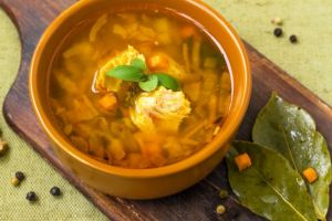 Ψαρόσουπα με πεσκανδρίτσα και λαχανικά