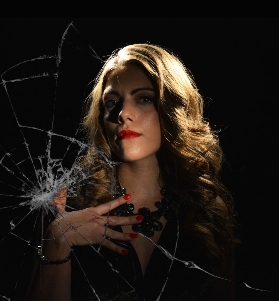 Υποπτη για τον Φόνο μου με τη Δήμητρα Μπουρνελέ