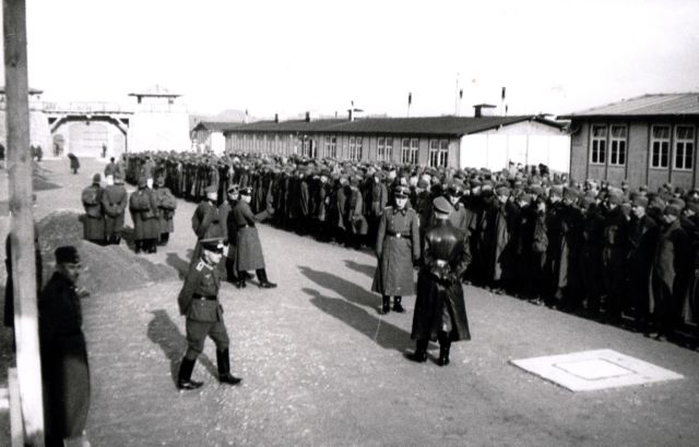 Πρόστιμο σε δικηγόρο που αρνήθηκε την ύπαρξη θαλάμων αερίων