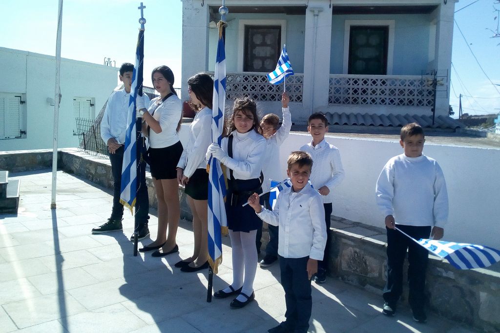 Και οι οκτώ μαθητές παρέλασαν στο ξεχασμένο Αγαθονήσι (Βίντεο)