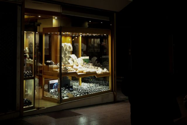 Ληστεία- καρμπόν σε κοσμηματοπωλείο στους Αγ. Αναργύρους