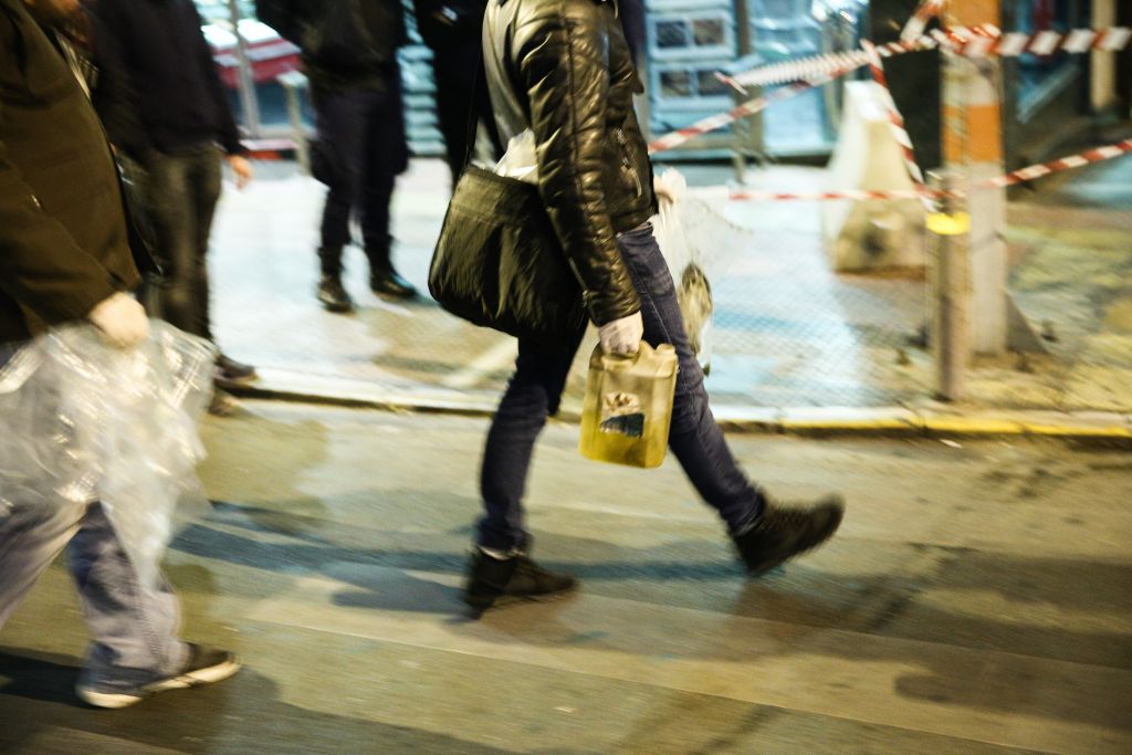 Τον μαχαίρωσαν στη μέση του δρόμου