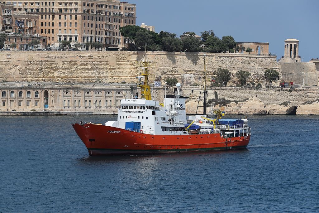 Γαλλία: Επίθεση κατά ΜΚΟ που μεταφέρει μετανάστες στην Ευρώπη