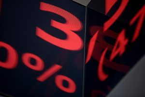 Ιταλικός τυφώνας πλήττει ξανά το Χρηματιστήριο