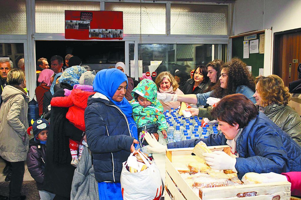 Ζητούν 2.300 ανέργους σε δομές για πρόσφυγες