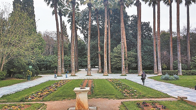 Κριτική ή διαφήμιση;