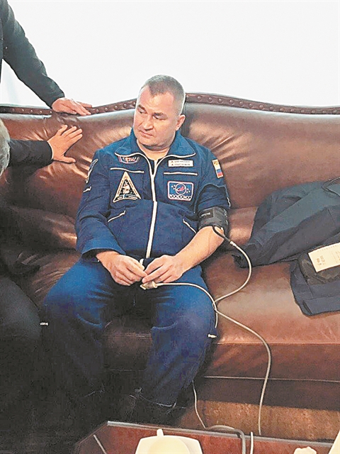 Ο πύραυλος έπεσε, οι αστροναύτες σώθηκαν