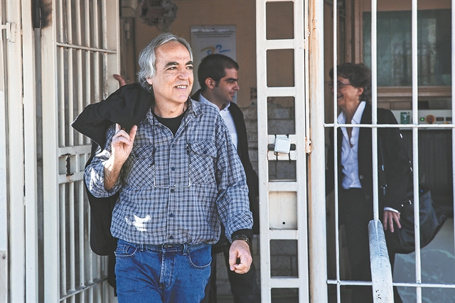 Νέα άδεια (εξαήμερη) στον «φαρμακοχέρη»