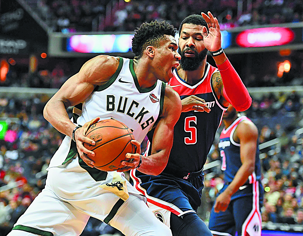 Ο Γιάννης εκτοξεύεται, οι Μπακς… γειώνονται