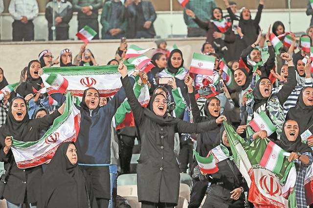 Ιρανές στα γήπεδα ύστερα από 40 χρόνια