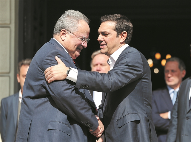 Η Αθήνα ανοίγει «τρύπα» στο Αιγαίο