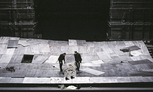 Το «σαρωτικό όραμα» του Παπαϊωάννου στο Λονδίνο