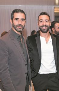 Προβολείς σε κόκκινο και ροζ