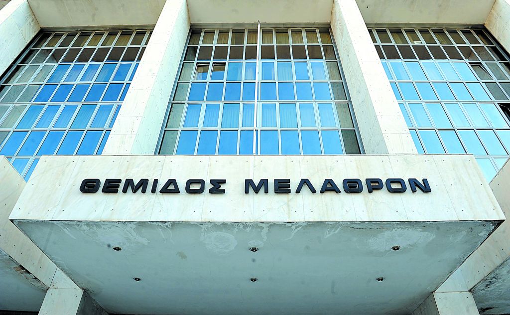 Ωμές παρεμβάσεις από τον «Ρασπούτιν»