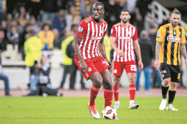 Ερυθρόλευκοι με το μαχαίρι στα δόντια!