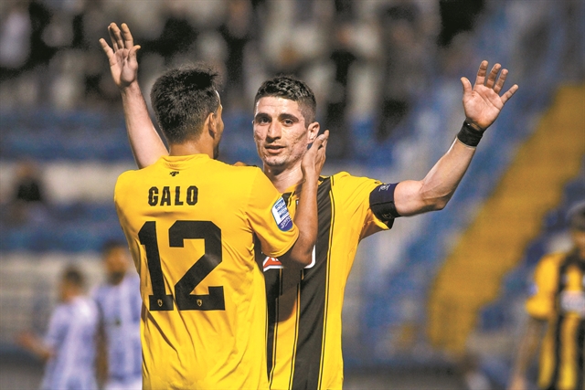 Με τη σφραγίδα του αρχηγού