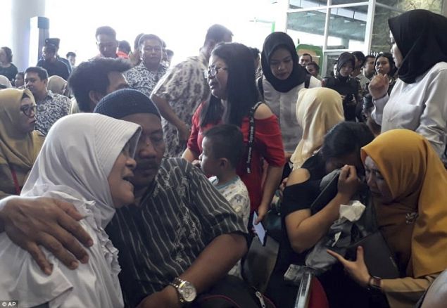 Τραγωδία στην Ινδονησία: Συνετρίβη αεροσκάφος, νεκροί οι 189 επιβαίνοντες