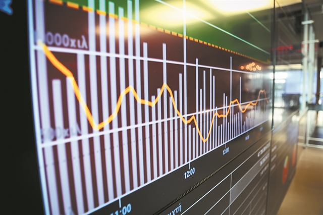 Στη δίνη της πανδημίας το ΧΑ και η τραγωδία των τραπεζικών μετοχών