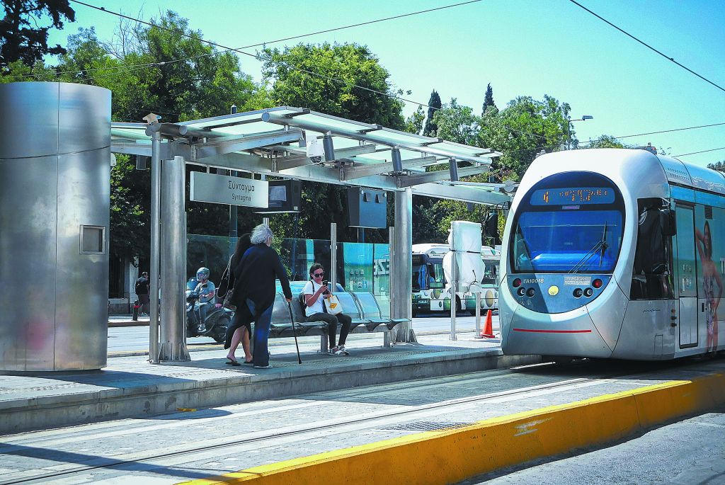 Το τραμ… εκτροχιάζεται