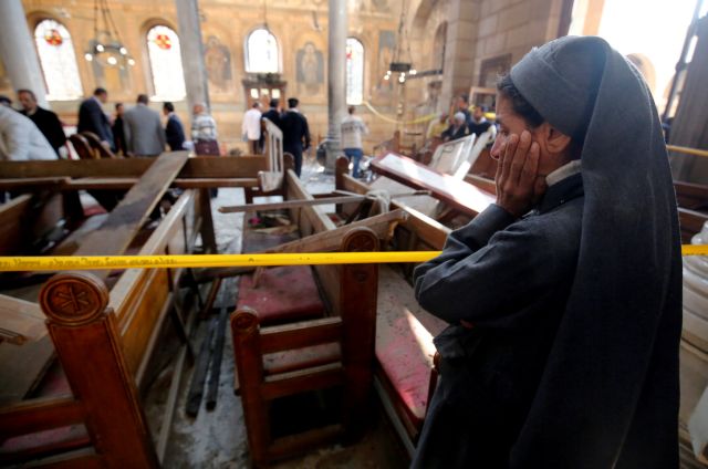 Καταδίκη σε θάνατο για 17 Αιγύπτιους, που είχαν επιτεθεί σε εκκλησίες κοπτών