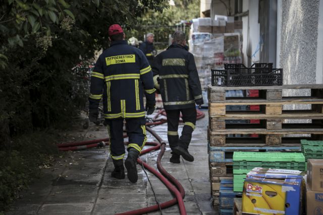 Τέθηκε υπό έλεγχο η πυρκαγιά σε κτίριο στην Αγία Παρασκευή (εικόνες)