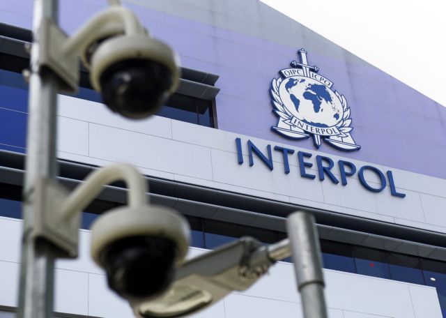 Interpol: Νέο ένταλμα σύλληψης σε βάρος ηγετικού στελέχους του ELN