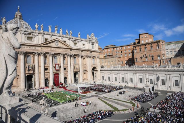 Αμερικανός καταθέτει μήνυση κατά του Βατικανού για τα εγκλήματα των ιερέων