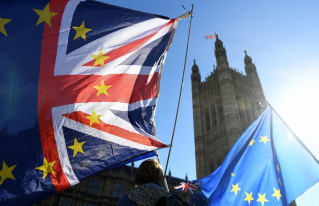 Brexit: Πρόταση Μπαρνιέ για παράταση ενός χρόνου στη μεταβατική περίοδο