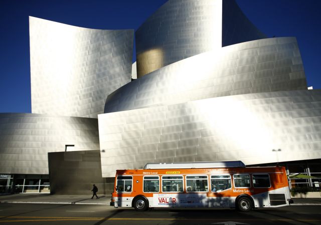 Το Walt Disney Concert Hall βυθίζεται στον κόσμο των ονείρων (video)