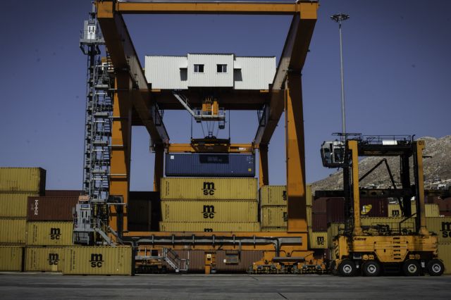 Πειραιάς: Στα Βαρέα κι Ανθυγιεινά οι εργαζόμενοι των Εμπορευματοκιβωτίων