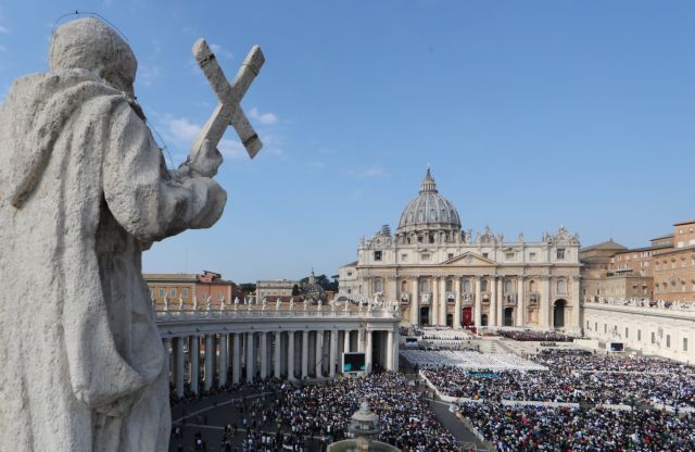 Βατικανό: Τελετή αγιοποίησης δύο αμφιλεγόμενων προσωπικοτήτων