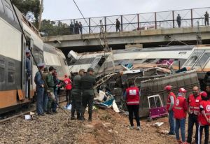 Τρένο εκτροχιάστηκε στο Μαρόκο – Στους 6 οι νεκροί (εικόνες)