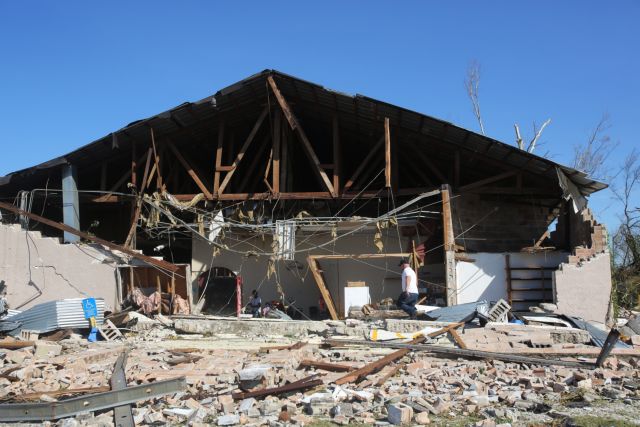 Καραδοκεί η τροπική καταιγίδα Μάικλ – Απειλεί Βόρεια Καρολίνα και Βιρτζίνια