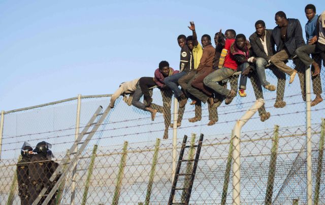 Μαρόκο: Απέλαση 141 μεταναστών που έφτασαν στον φράχτη στη Μελίγια