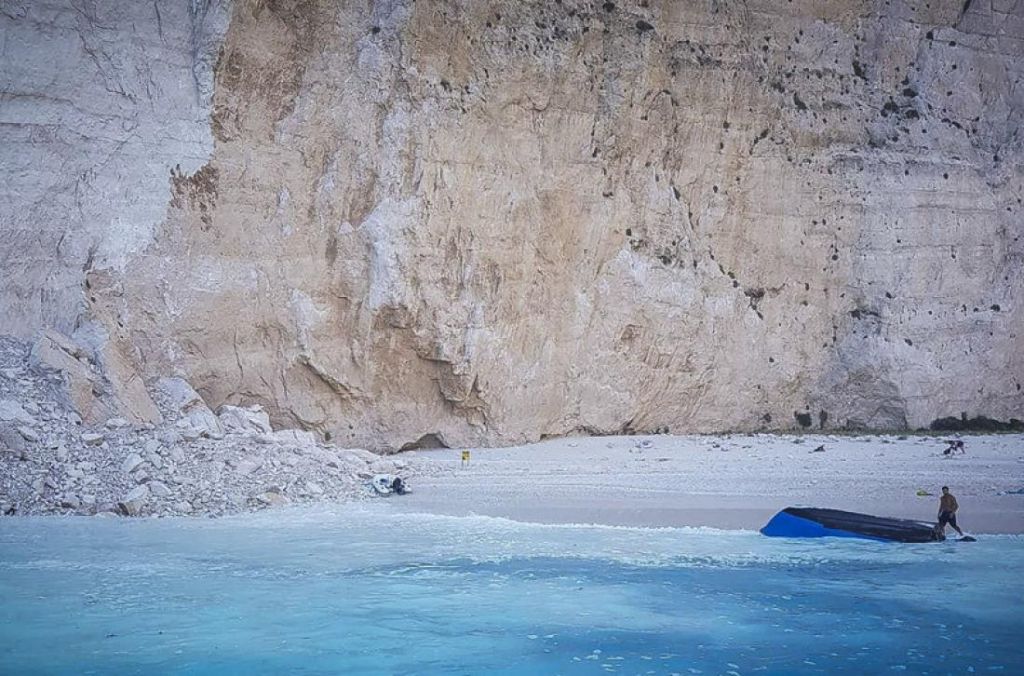 Ζάκυνθος : Νέες κατολισθήσεις στην παραλία «Ναυάγιο» έφερε ο σεισμός