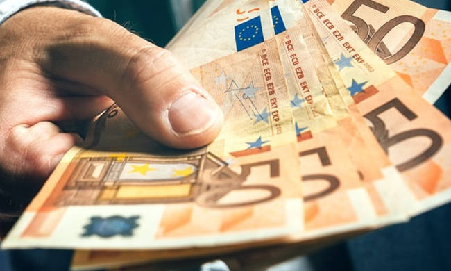 Ποιοι θα δουν αυξήσεις στο μισθό τους από την 1η Ιανουαρίου (παραδείγματα)