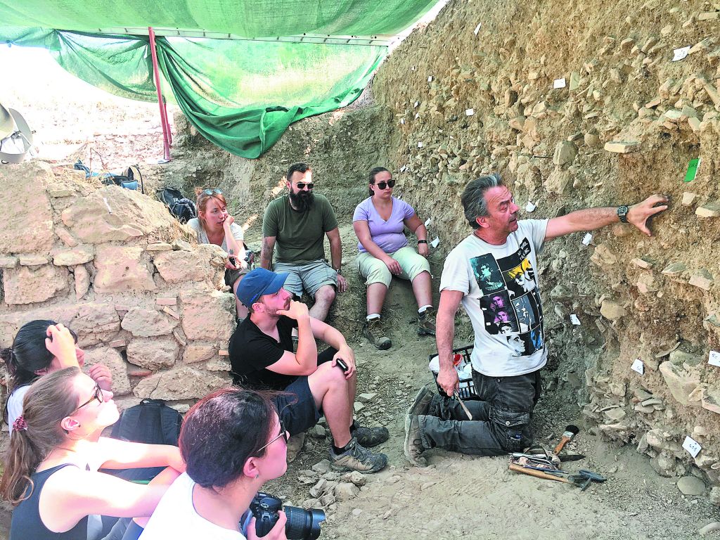 Αρχαιολογία πλέον και στην αγγλική γλώσσα